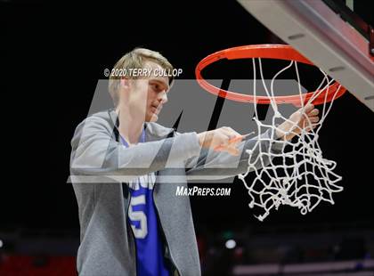 Thumbnail 1 in Fremont vs. Davis (UHSAA 6A Final) photogallery.