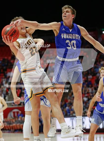 Thumbnail 3 in Fremont vs. Davis (UHSAA 6A Final) photogallery.
