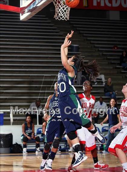 Thumbnail 2 in College Park vs W.B. Ray (McDonald's Texas Invitational) photogallery.