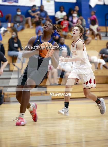 Thumbnail 2 in Clarksville Academy vs. Van Buren County (PCB Marlin Christmas Classic) photogallery.