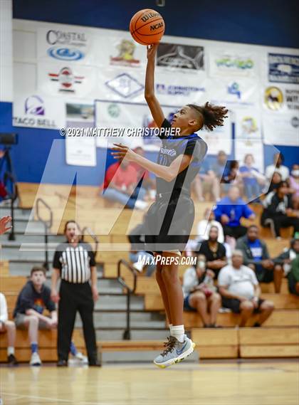 Thumbnail 3 in Clarksville Academy vs. Van Buren County (PCB Marlin Christmas Classic) photogallery.