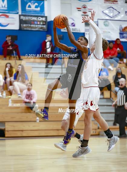 Thumbnail 3 in Clarksville Academy vs. Van Buren County (PCB Marlin Christmas Classic) photogallery.
