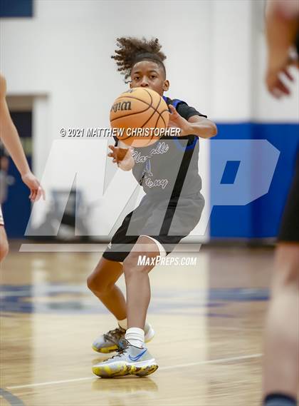 Thumbnail 3 in Clarksville Academy vs. Van Buren County (PCB Marlin Christmas Classic) photogallery.