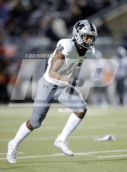 Thumbnail 2 in Martin vs. Lewisville (UIL 6A Area Playoff) photogallery.