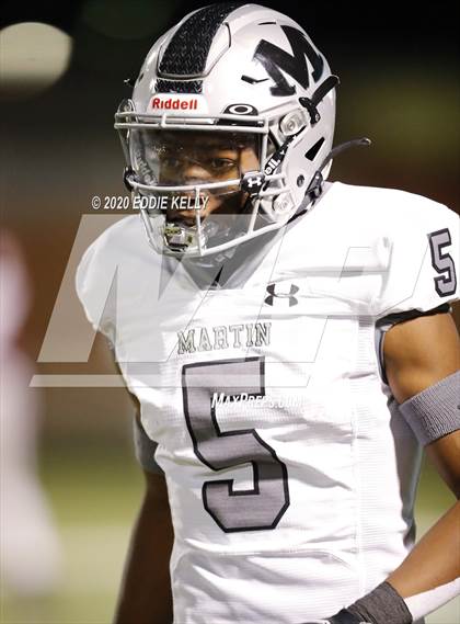 Thumbnail 2 in Martin vs. Lewisville (UIL 6A Area Playoff) photogallery.