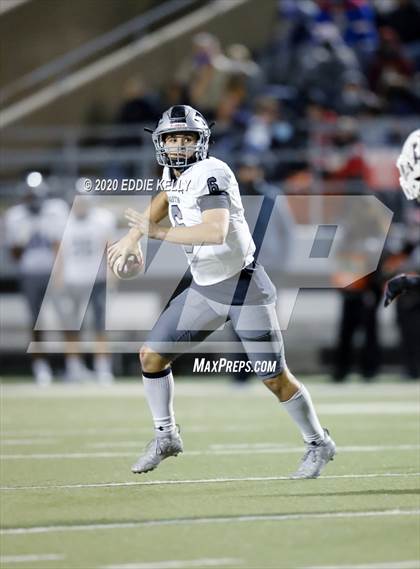 Thumbnail 1 in Martin vs. Lewisville (UIL 6A Area Playoff) photogallery.