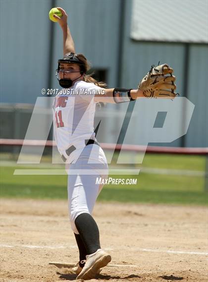 Thumbnail 2 in Harmony Grove vs. Harding Academy (AHSAA 3A Regional Playoff) photogallery.