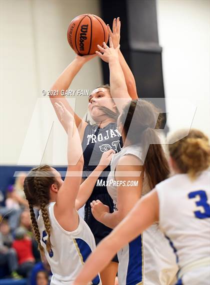 Thumbnail 2 in Soddy Daisy vs Bledsoe County (Battle At The Creek) photogallery.