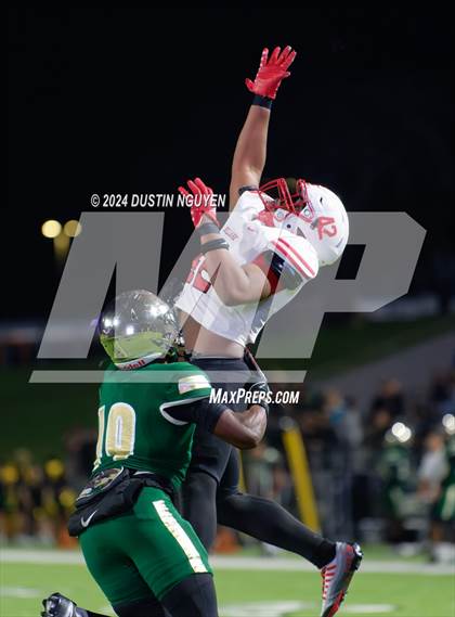 Thumbnail 3 in Bellaire @ Cypress Falls (UIL Football 6A D1 Region III Bi-District) photogallery.