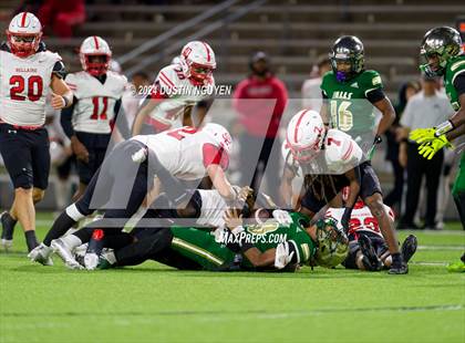 Thumbnail 2 in Bellaire @ Cypress Falls (UIL Football 6A D1 Region III Bi-District) photogallery.