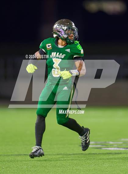 Thumbnail 2 in Bellaire @ Cypress Falls (UIL Football 6A D1 Region III Bi-District) photogallery.