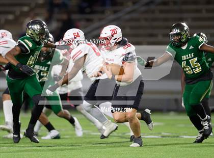Thumbnail 2 in Bellaire @ Cypress Falls (UIL Football 6A D1 Region III Bi-District) photogallery.