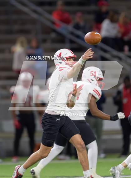 Thumbnail 2 in Bellaire @ Cypress Falls (UIL Football 6A D1 Region III Bi-District) photogallery.