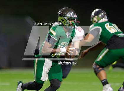 Thumbnail 3 in Bellaire @ Cypress Falls (UIL Football 6A D1 Region III Bi-District) photogallery.