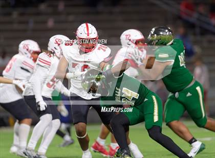 Thumbnail 1 in Bellaire @ Cypress Falls (UIL Football 6A D1 Region III Bi-District) photogallery.