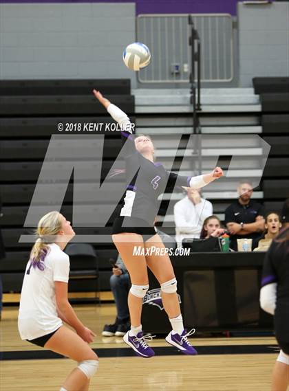 Thumbnail 2 in Bloomfield Hills vs Troy (MHSAA District Semifinal) photogallery.