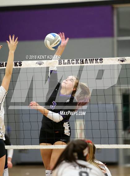 Thumbnail 1 in Bloomfield Hills vs Troy (MHSAA District Semifinal) photogallery.