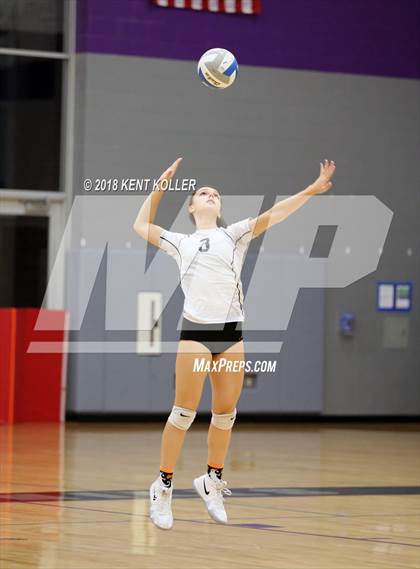 Thumbnail 2 in Bloomfield Hills vs Troy (MHSAA District Semifinal) photogallery.