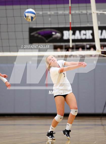 Thumbnail 3 in Bloomfield Hills vs Troy (MHSAA District Semifinal) photogallery.