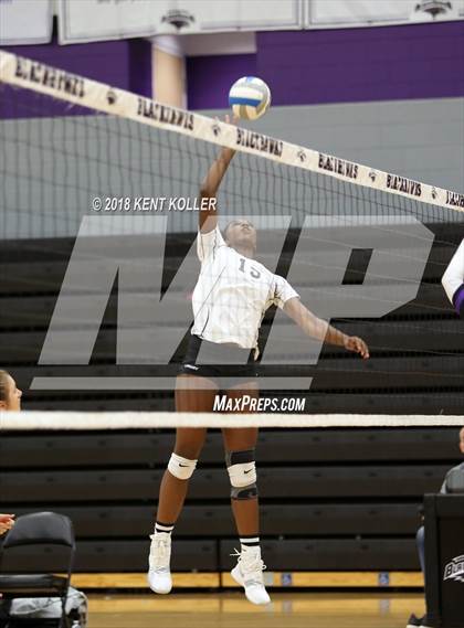 Thumbnail 3 in Bloomfield Hills vs Troy (MHSAA District Semifinal) photogallery.