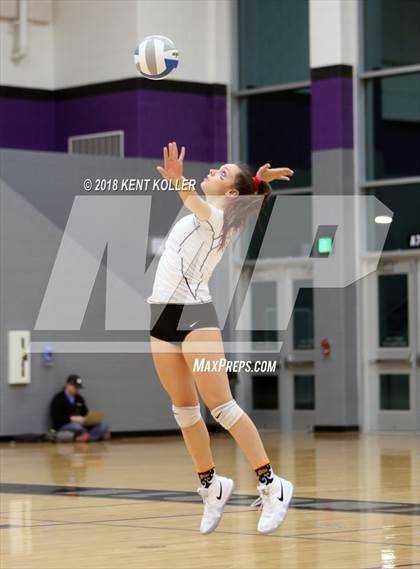 Thumbnail 3 in Bloomfield Hills vs Troy (MHSAA District Semifinal) photogallery.