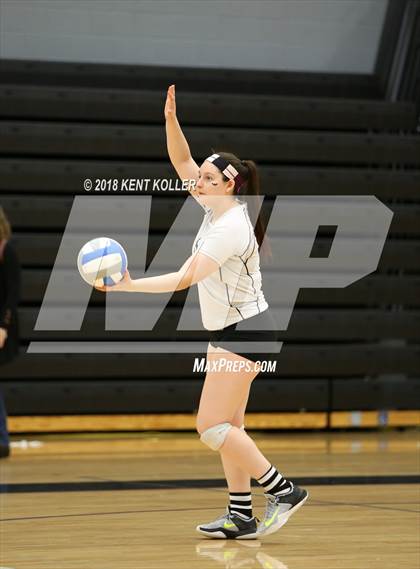 Thumbnail 3 in Bloomfield Hills vs Troy (MHSAA District Semifinal) photogallery.