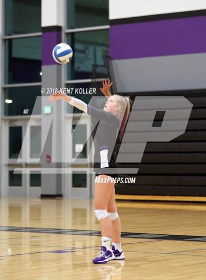 Thumbnail 2 in Bloomfield Hills vs Troy (MHSAA District Semifinal) photogallery.
