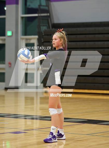 Thumbnail 2 in Bloomfield Hills vs Troy (MHSAA District Semifinal) photogallery.