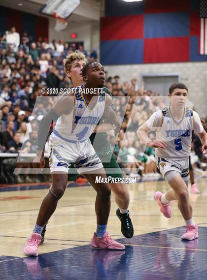 Thumbnail 1 in Coronado vs. San Ysidro (CIF SDS D3 Championship) photogallery.