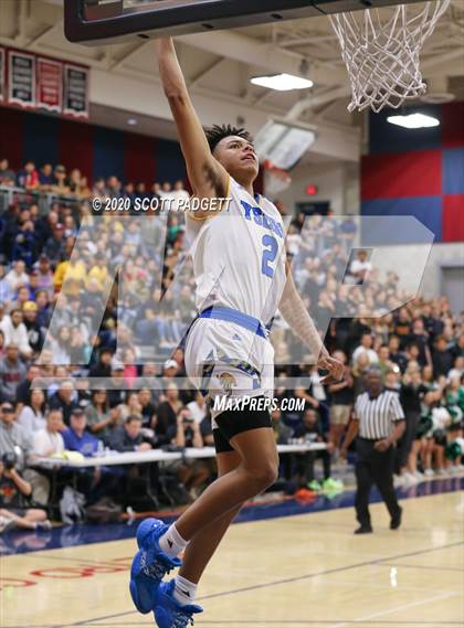 Thumbnail 1 in Coronado vs. San Ysidro (CIF SDS D3 Championship) photogallery.