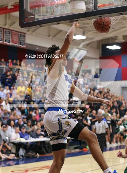 Thumbnail 3 in Coronado vs. San Ysidro (CIF SDS D3 Championship) photogallery.