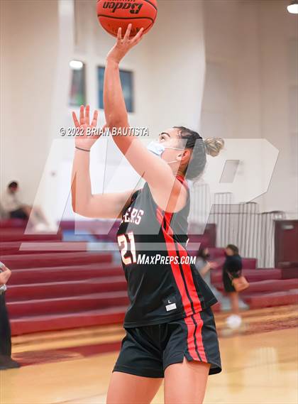 Thumbnail 3 in Iolani @ Maryknoll photogallery.