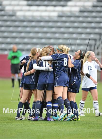 Thumbnail 2 in Columbine vs. Ralston Valley (CHSAA 5A Final) photogallery.