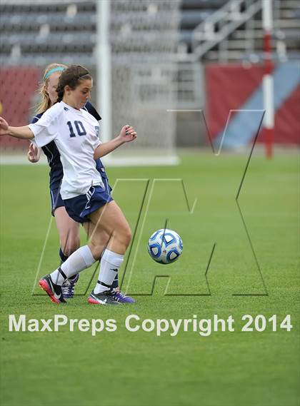Thumbnail 2 in Columbine vs. Ralston Valley (CHSAA 5A Final) photogallery.