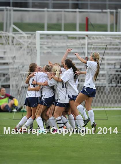 Thumbnail 2 in Columbine vs. Ralston Valley (CHSAA 5A Final) photogallery.