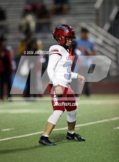 Thumbnail 2 in Carter vs. Sulphur Springs (UIL Football 4A Division 1 Region 2 Bi-District) photogallery.