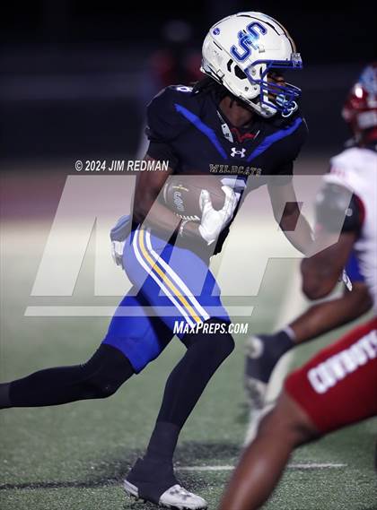 Thumbnail 2 in Carter vs. Sulphur Springs (UIL Football 4A Division 1 Region 2 Bi-District) photogallery.