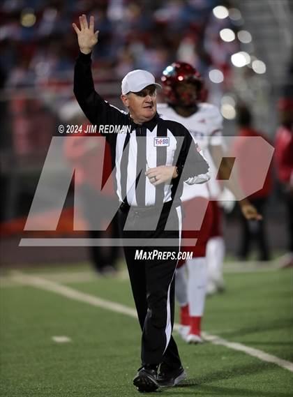 Thumbnail 2 in Carter vs. Sulphur Springs (UIL Football 4A Division 1 Region 2 Bi-District) photogallery.