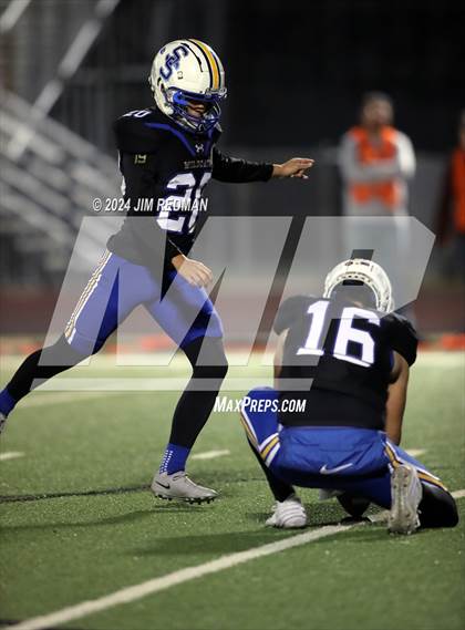 Thumbnail 3 in Carter vs. Sulphur Springs (UIL Football 4A Division 1 Region 2 Bi-District) photogallery.
