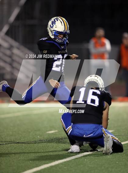 Thumbnail 1 in Carter vs. Sulphur Springs (UIL Football 4A Division 1 Region 2 Bi-District) photogallery.