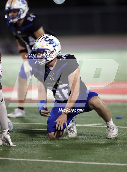 Thumbnail 2 in Carter vs. Sulphur Springs (UIL Football 4A Division 1 Region 2 Bi-District) photogallery.