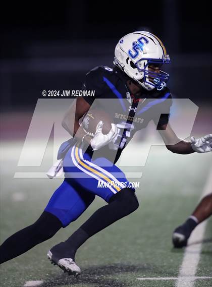 Thumbnail 1 in Carter vs. Sulphur Springs (UIL Football 4A Division 1 Region 2 Bi-District) photogallery.