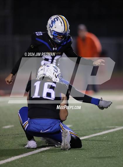 Thumbnail 3 in Carter vs. Sulphur Springs (UIL Football 4A Division 1 Region 2 Bi-District) photogallery.