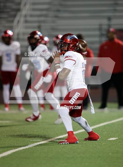 Thumbnail 2 in Carter vs. Sulphur Springs (UIL Football 4A Division 1 Region 2 Bi-District) photogallery.