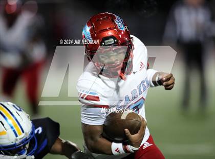 Thumbnail 2 in Carter vs. Sulphur Springs (UIL Football 4A Division 1 Region 2 Bi-District) photogallery.