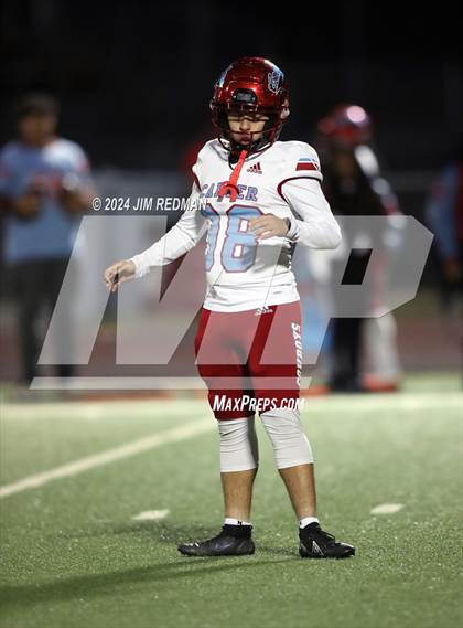 Thumbnail 2 in Carter vs. Sulphur Springs (UIL Football 4A Division 1 Region 2 Bi-District) photogallery.