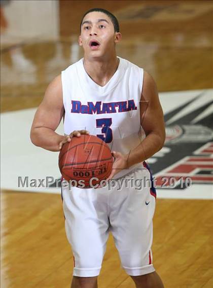 Thumbnail 1 in Mater Dei vs. DeMatha (Hoophall Classic) photogallery.