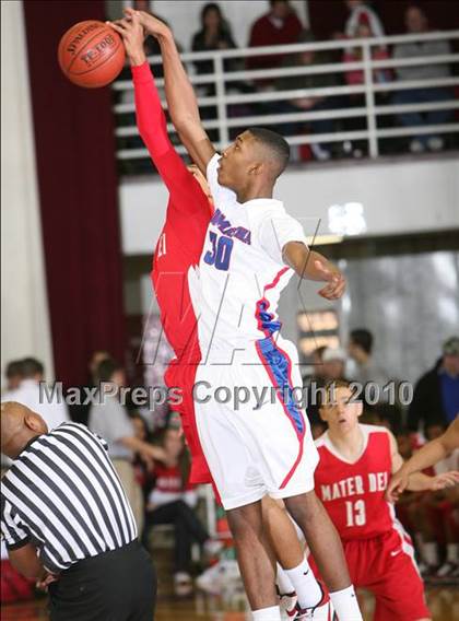 Thumbnail 3 in Mater Dei vs. DeMatha (Hoophall Classic) photogallery.