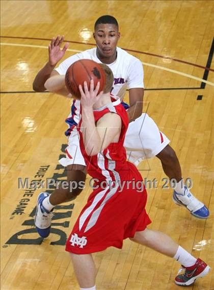Thumbnail 1 in Mater Dei vs. DeMatha (Hoophall Classic) photogallery.