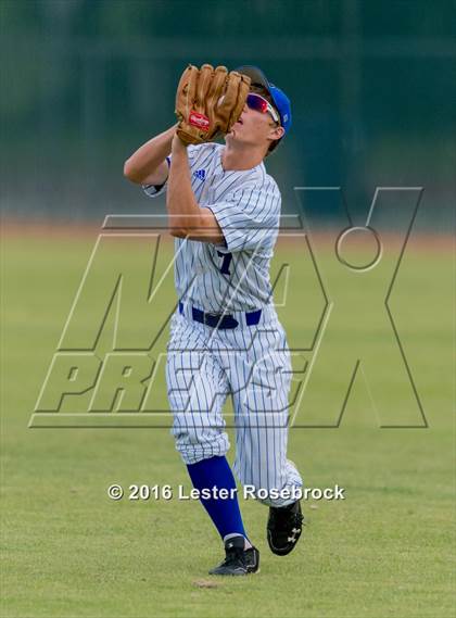 Thumbnail 3 in Bandera vs. Sinton (UIL 4A Area Playoffs) photogallery.